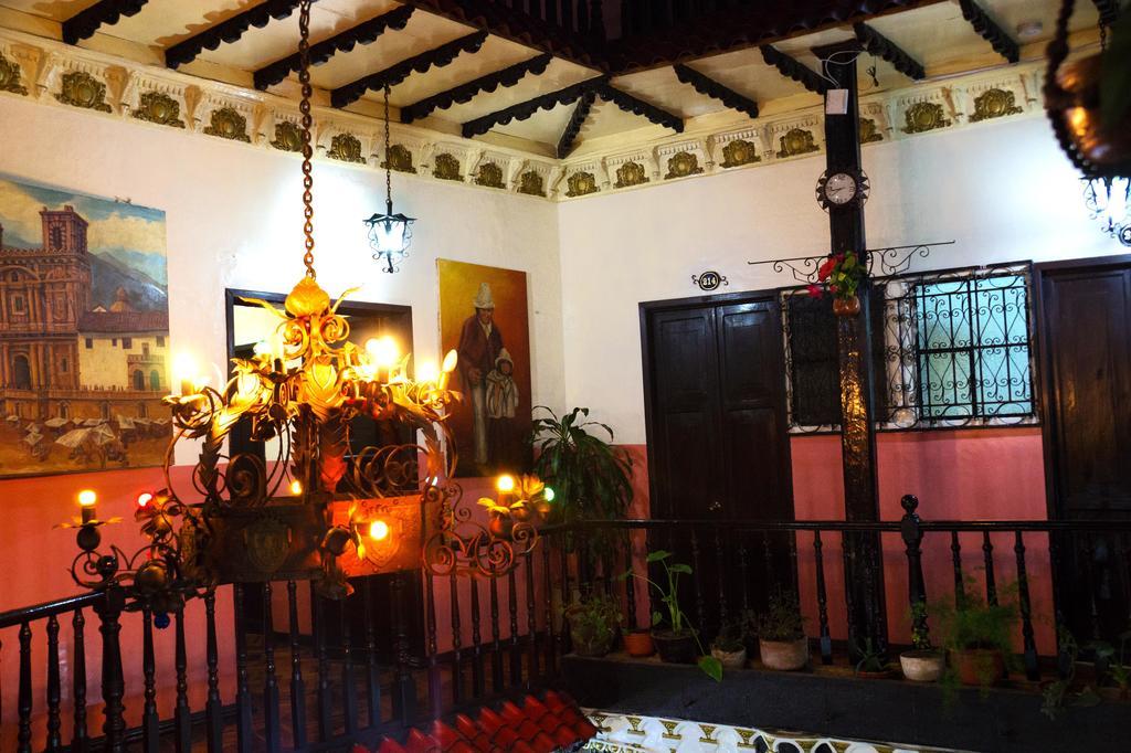 Hostal Juana De Arco Кіто Екстер'єр фото